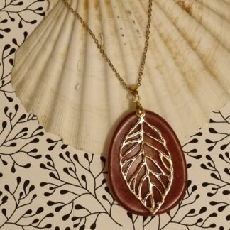 Collier galet /feuille (chaine)