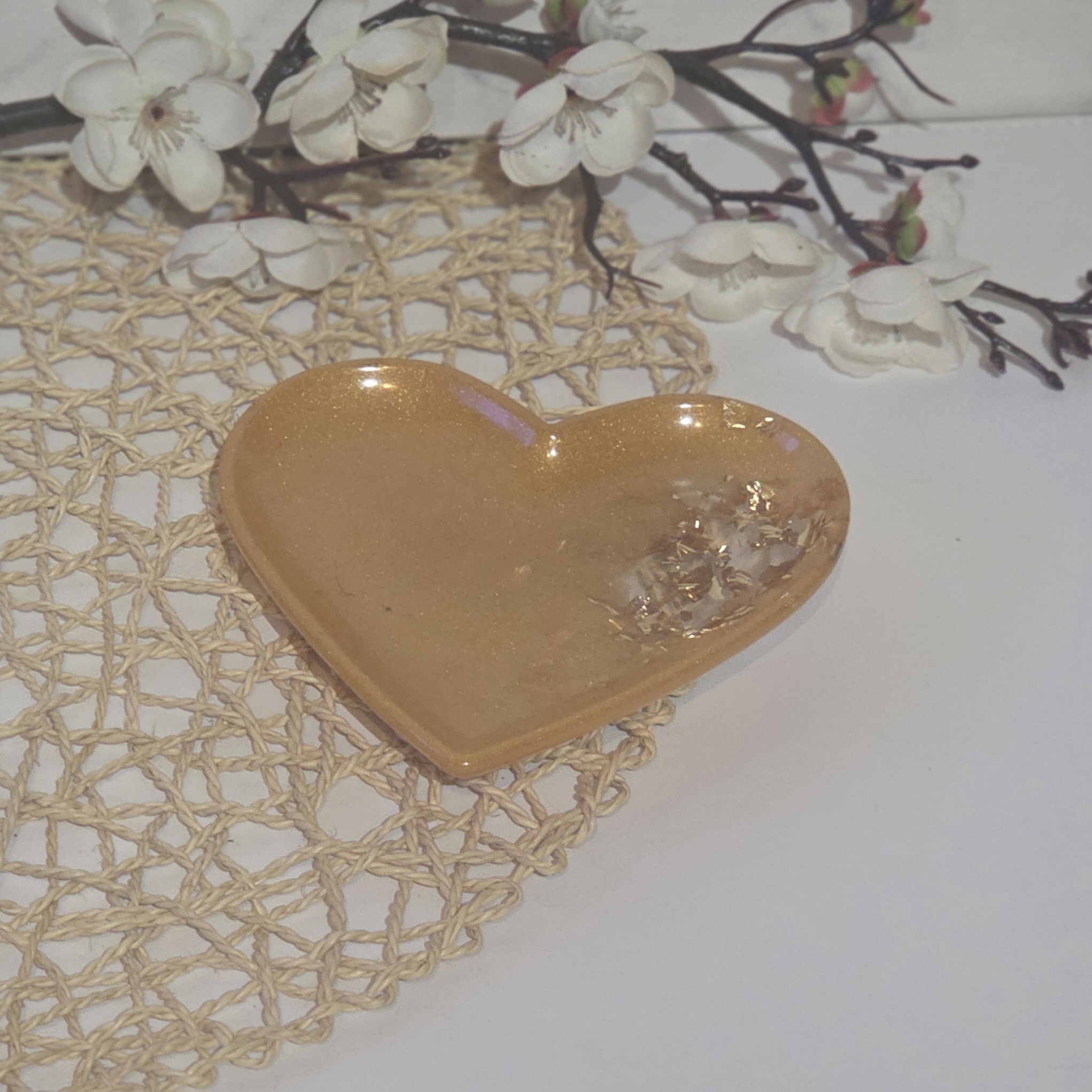 coupelle cœur Kokoro en résine époxy artisanale pour petits objets - or