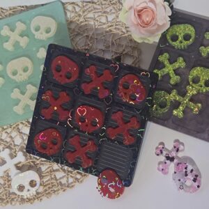 Skull Kira jeu de morpion holographiqueen résine époxy avec pions crânes et ossements