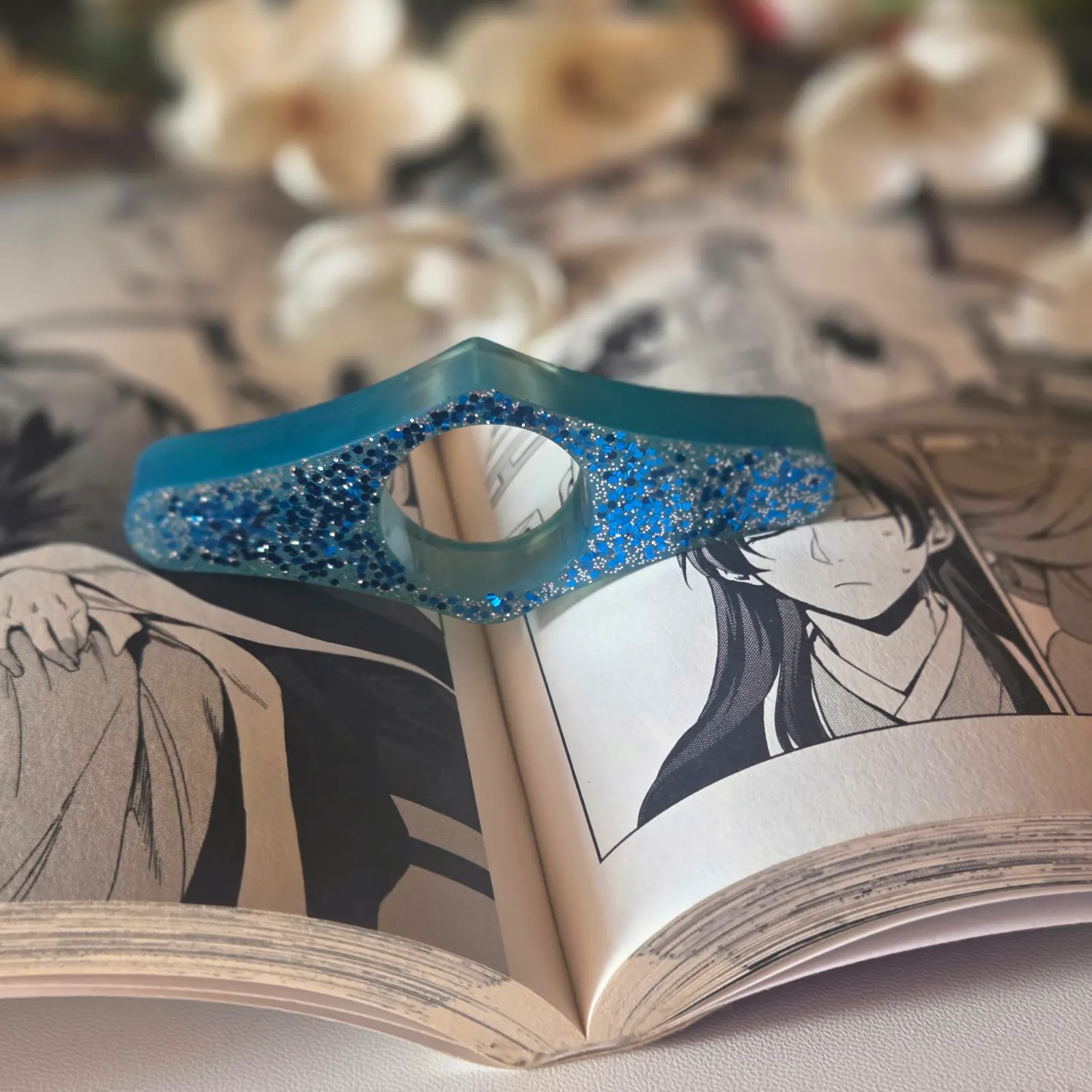 Bague de lecture en résine époxy - bleu pailleté