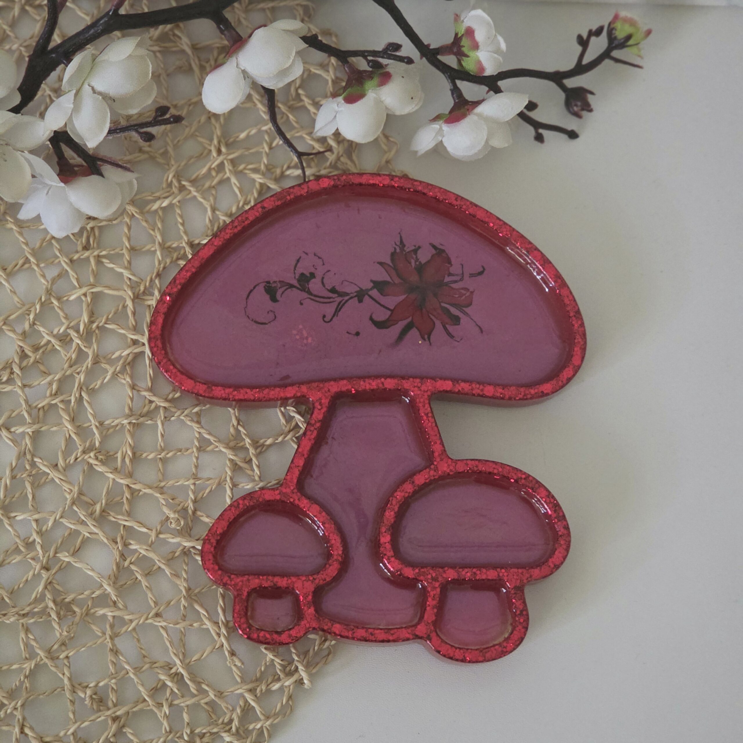 Vide poche Champi'Kawaii rouge en résine époxy
