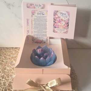 Coffret cadeau Dodo Ryu - Mon petit gardien , comprenant une veilleuse bébé dragon endormi dans son lotus , carte de remerciement et 4 stickers offerts, création artisanale MKM68 création
