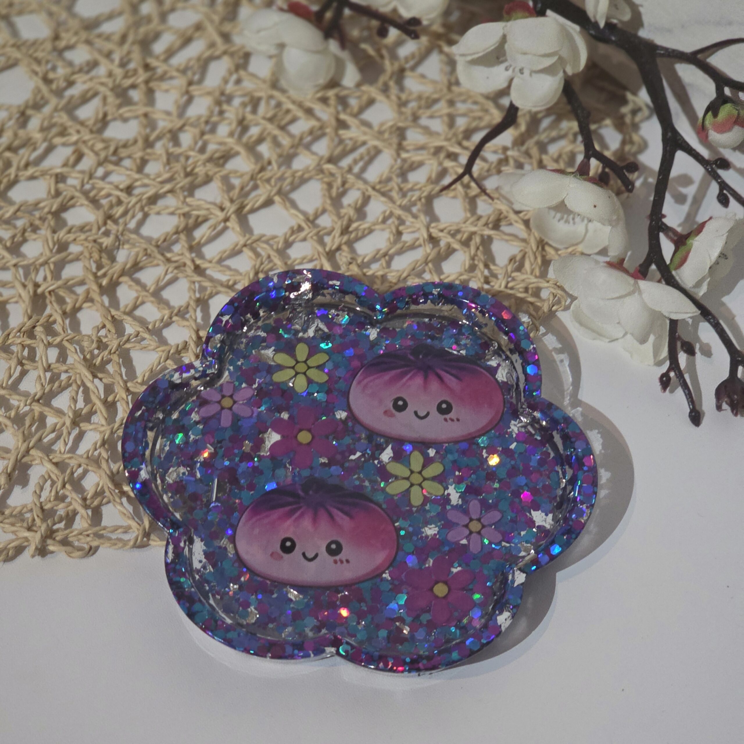 Coupelle Flora kawaii en résine époxy avec petits personnages - mochi